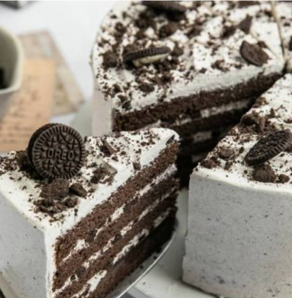 Cocoa Oreo Cake (slice)